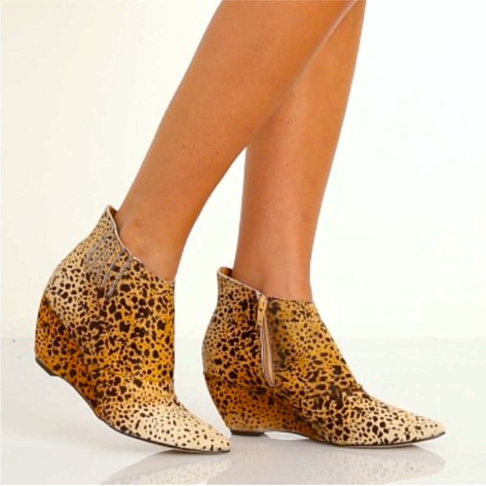 Matisse ✨ Nugent Ombré Leopard Print Calf Hair Wedge Booties ✨ Size 8